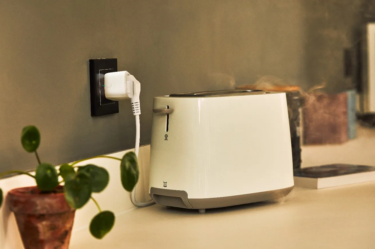 toaster plugged in to a smart home plug